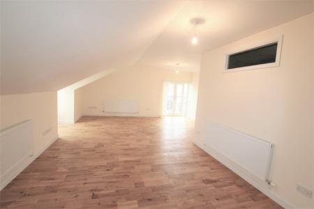 2 bedroom Apartment to let in Mckennas View, Prescot, L34