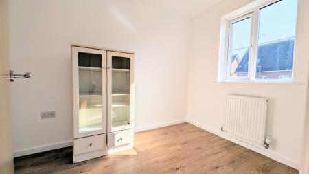 3 bedroom Semi-detached house to let in Stephenson Grove, Rainhill, L35