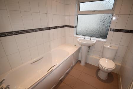 2 bedroom Flat to let in Mill Lane, Old Swan, Liverpool, L13