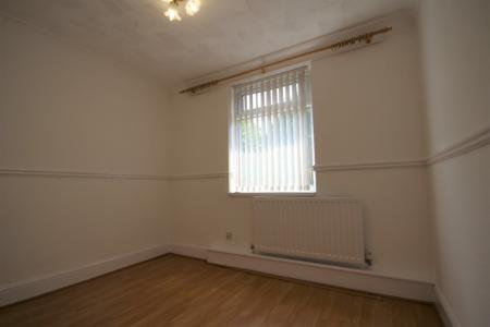 3 bedroom Terraced House to let in Summer Seat, Liverpool, L3