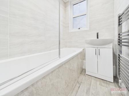 3 bedroom Flat to let in Muirhead Avenue, Clubmoor, Liverpool, L13
