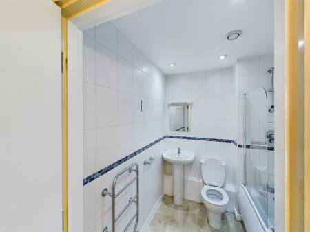 1 bedroom Flat to let in Regency Chambers, Temple Lane, L2