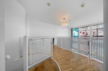 3 bedroom Flat to let in Block 2, Royal Quay, Liverpool, L3 4ET