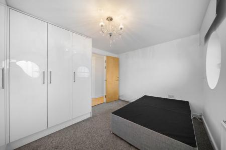3 bedroom Flat to let in Block 2, Royal Quay, Liverpool, L3 4ET