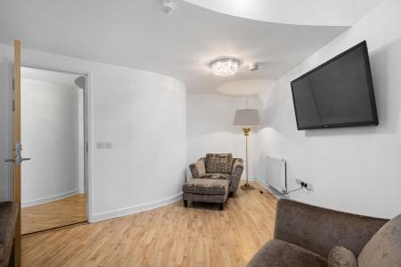 3 bedroom Flat to let in Block 2, Royal Quay, Liverpool, L3 4ET