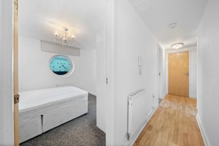 3 bedroom Flat to let in Block 2, Royal Quay, Liverpool, L3 4ET