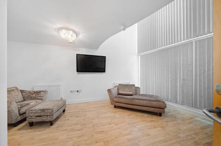 3 bedroom Flat to let in Block 2, Royal Quay, Liverpool, L3 4ET