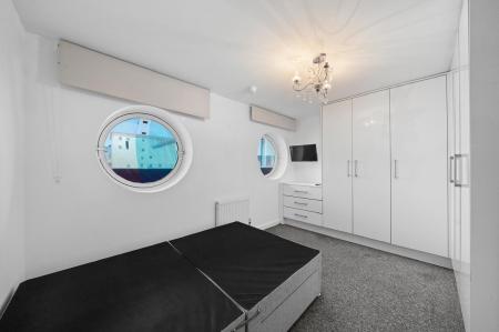 3 bedroom Flat to let in Block 2, Royal Quay, Liverpool, L3 4ET