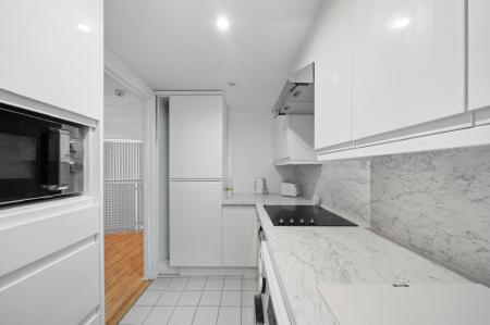 3 bedroom Flat to let in Block 2, Royal Quay, Liverpool, L3 4ET