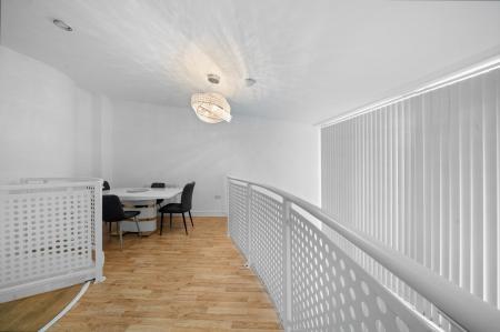 3 bedroom Flat to let in Block 2, Royal Quay, Liverpool, L3 4ET