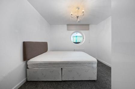 3 bedroom Flat to let in Block 2, Royal Quay, Liverpool, L3 4ET