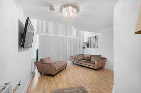 3 bedroom Flat to let in Block 2, Royal Quay, Liverpool, L3 4ET