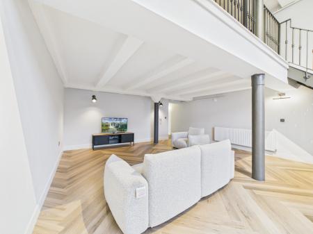 2 bedroom Flat to let in Tobacco Warehouse, Liverpool, L3