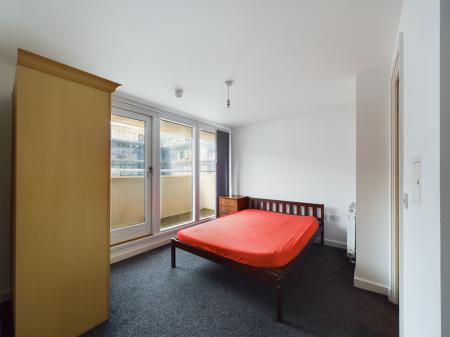 2 bedroom Flat to let in Royal Quay, Liverpool, L3