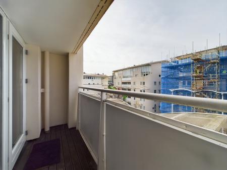 2 bedroom Flat to let in Royal Quay, Liverpool, L3