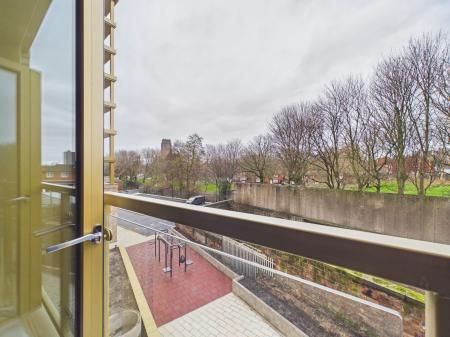 1 bedroom Flat to let in Central Park, Brassey Street, Liverpool L8