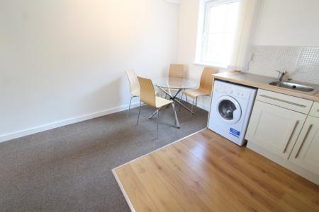 2 bedroom Flat to let in Kaber Ct, Horsfall Street, Liverpool L8