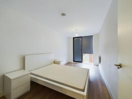 1 bedroom Flat to let in Wolstenholme Square, Liverpool L1