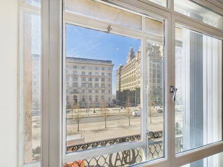 2 bedroom Flat to let in West Africa House, Liverpool, L1