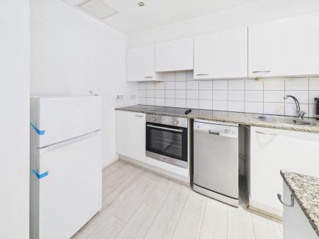 2 bedroom Flat to let in Royal Quay, Liverpool, L3