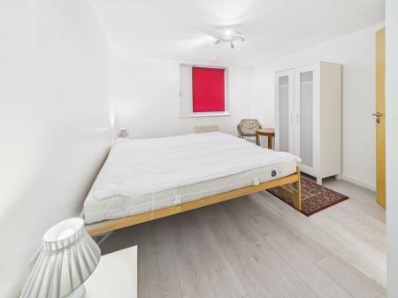 2 bedroom Flat to let in Royal Quay, Liverpool, L3