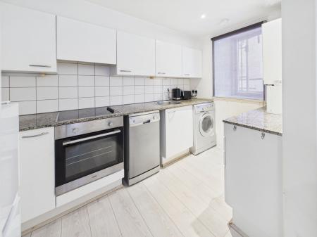 2 bedroom Flat to let in Royal Quay, Liverpool, L3