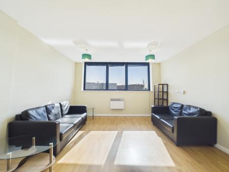 2 bedroom Flat to let in Mann Island, Liverpool, L3