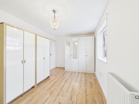 2 bedroom Town house to let in Gildart Gardens, Liverpool, L3