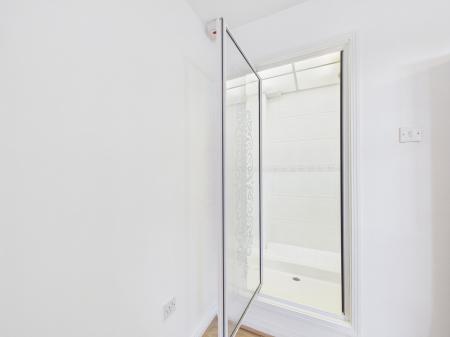 2 bedroom Town house to let in Gildart Gardens, Liverpool, L3