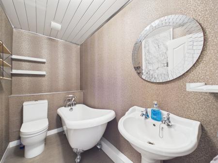 2 bedroom Town house to let in Gildart Gardens, Liverpool, L3