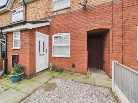 2 bedroom Town house to let in Gildart Gardens, Liverpool, L3