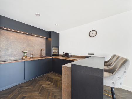 2 bedroom Flat to let in 1 William Jessop Way, Princes Dock, Liverpool, L3