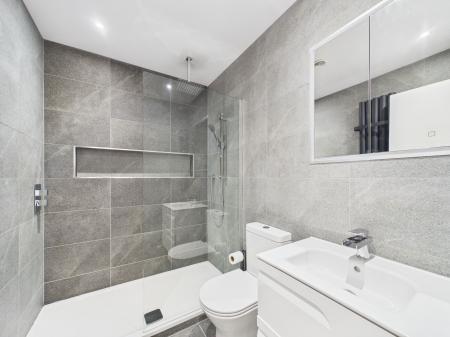 2 bedroom Flat to let in 1 William Jessop Way, Princes Dock, Liverpool, L3