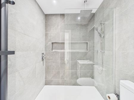 2 bedroom Flat to let in 1 William Jessop Way, Princes Dock, Liverpool, L3