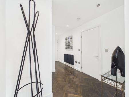 2 bedroom Flat to let in 1 William Jessop Way, Princes Dock, Liverpool, L3