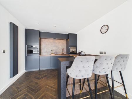 2 bedroom Flat to let in 1 William Jessop Way, Princes Dock, Liverpool, L3