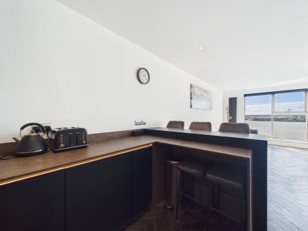 2 bedroom Flat to let in 1 William Jessop Way, Princes Dock, Liverpool, L3