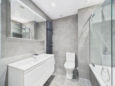 2 bedroom Flat to let in 1 William Jessop Way, Princes Dock, Liverpool, L3