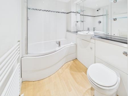 2 bedroom Apartment to let in City Quay, Ellerman Road, Liverpool, L3