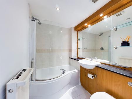 2 bedroom Flat to let in City Quay, Ellerman Road, Liverpool, L8