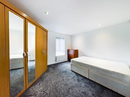 2 bedroom Flat to let in City Quay, Ellerman Road, Liverpool, L8