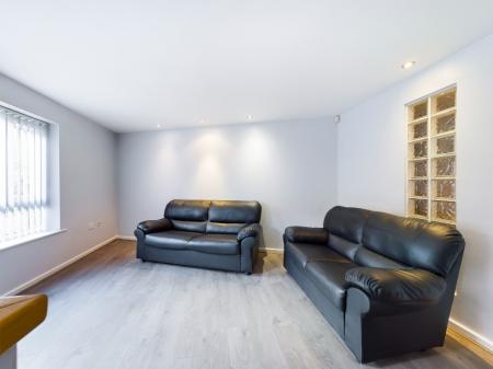 2 bedroom Flat to let in City Quay, Ellerman Road, Liverpool, L8