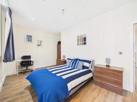 2 bedroom Flat to let in West Africa House, 25 Water St, Liverpool, L2 0RG