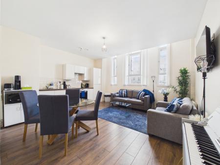 2 bedroom Flat to let in West Africa House, 25 Water St, Liverpool, L2 0RG