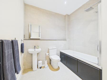 2 bedroom Flat to let in West Africa House, 25 Water St, Liverpool, L2 0RG