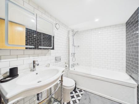 2 bedroom Flat to let in 21A Regent Road, Tobacco Warehouse , Apartment 209, L3 0BB