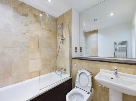 2 bedroom Flat to let in Alexandra Tower, 19 Princes Parade, Liverpool, L3 1BJ