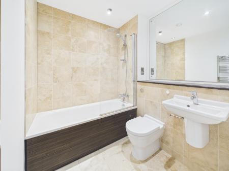 2 bedroom Flat to let in Alexandra Tower, 19 Princes Parade, Liverpool, L3 1BJ