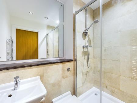 2 bedroom Flat to let in Alexandra Tower, 19 Princes Parade, Liverpool, L3 1BJ