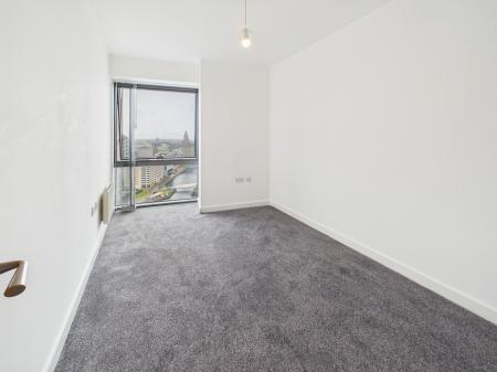 2 bedroom Flat to let in Alexandra Tower, 19 Princes Parade, Liverpool, L3 1BJ